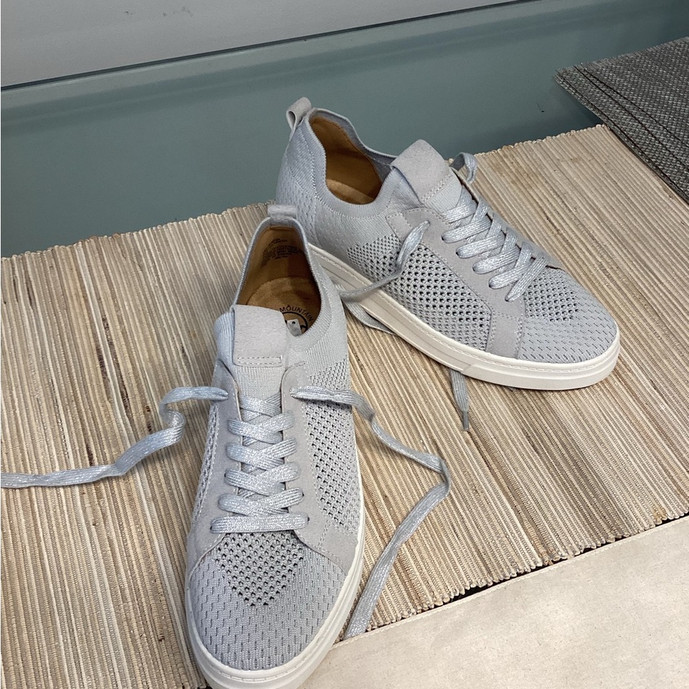 Women Light Gray Knit Lace-Up Sneakers